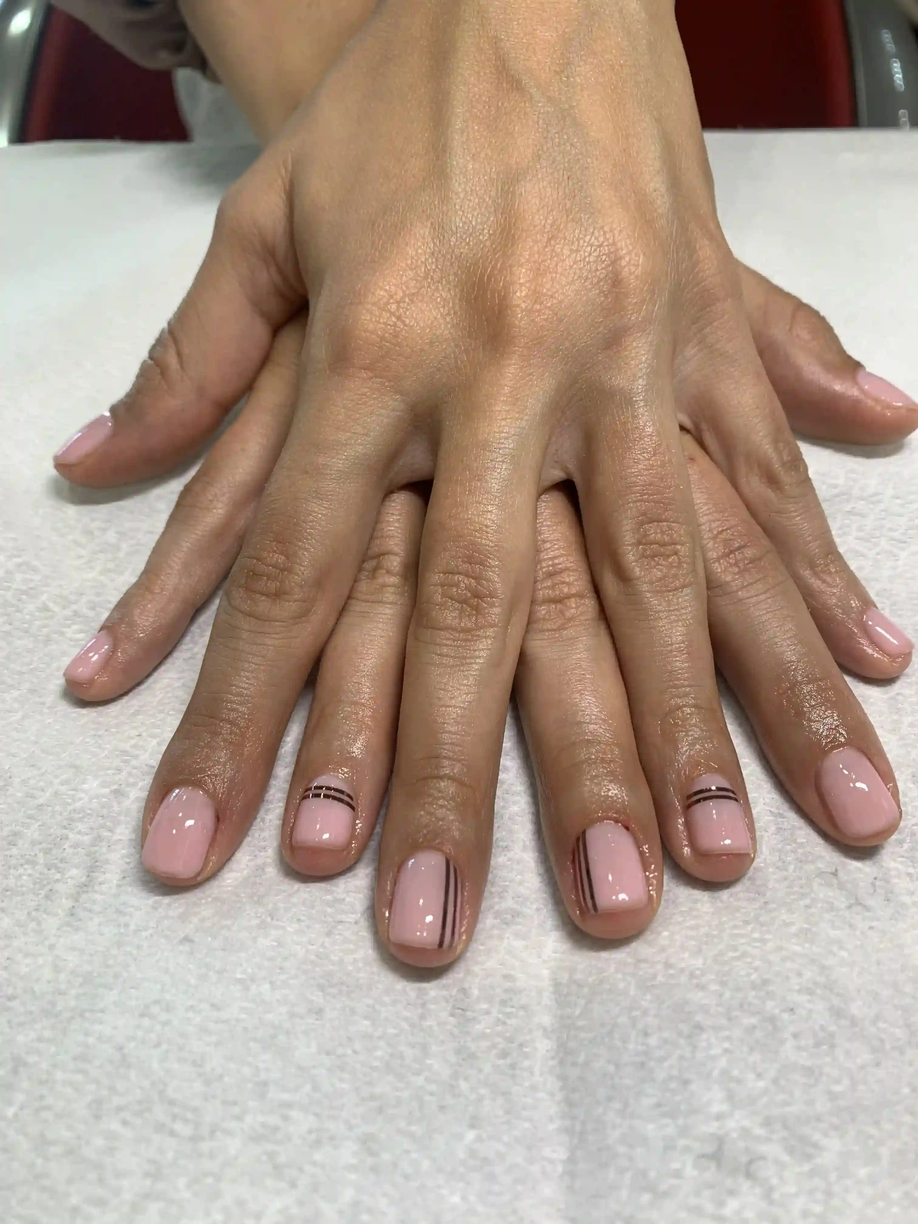 Smalto semipermanente eseguita nel centro estetico Enrica Beauty Lab a Firenze