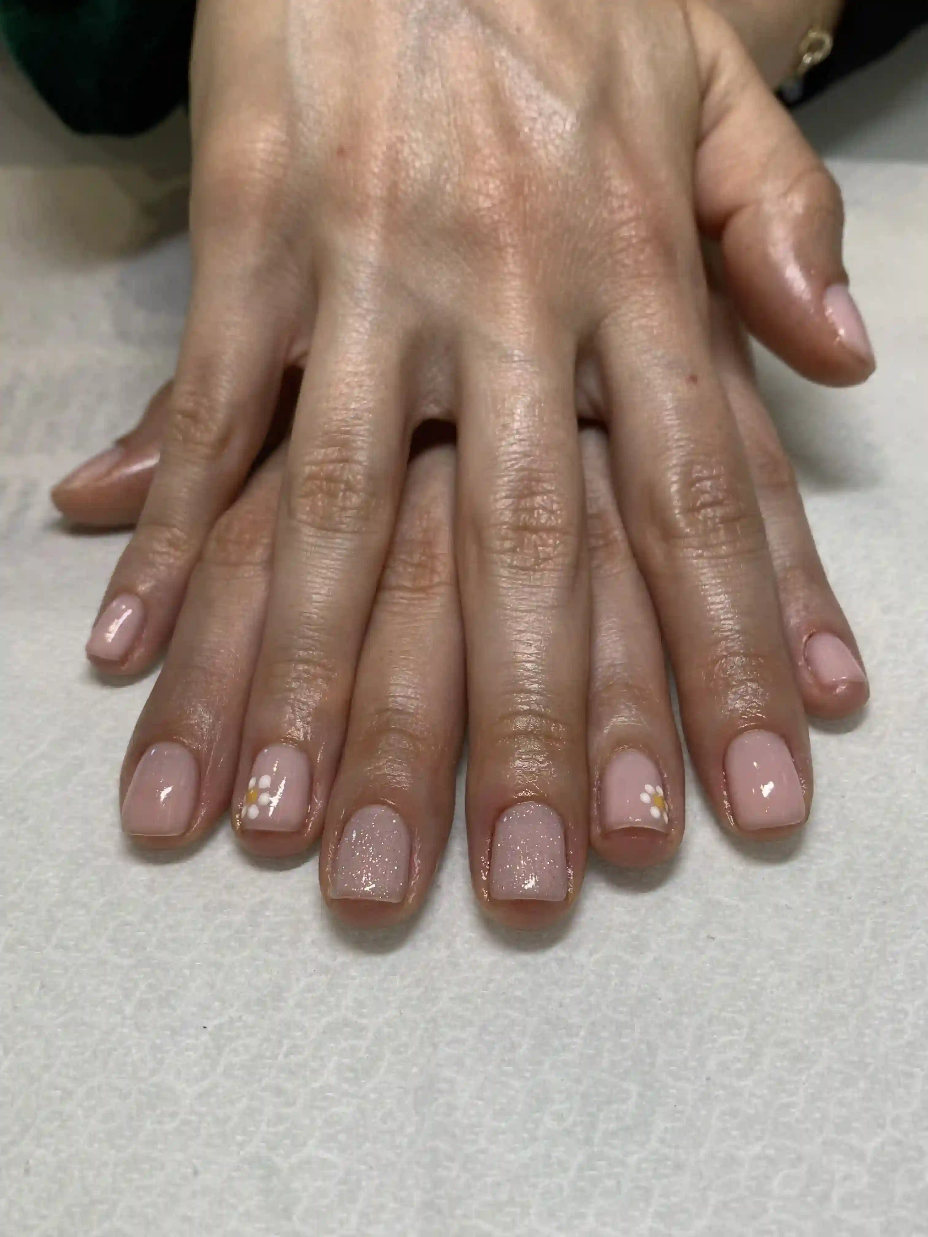 Smalto semipermanente eseguita nel centro estetico Enrica Beauty Lab a Firenze