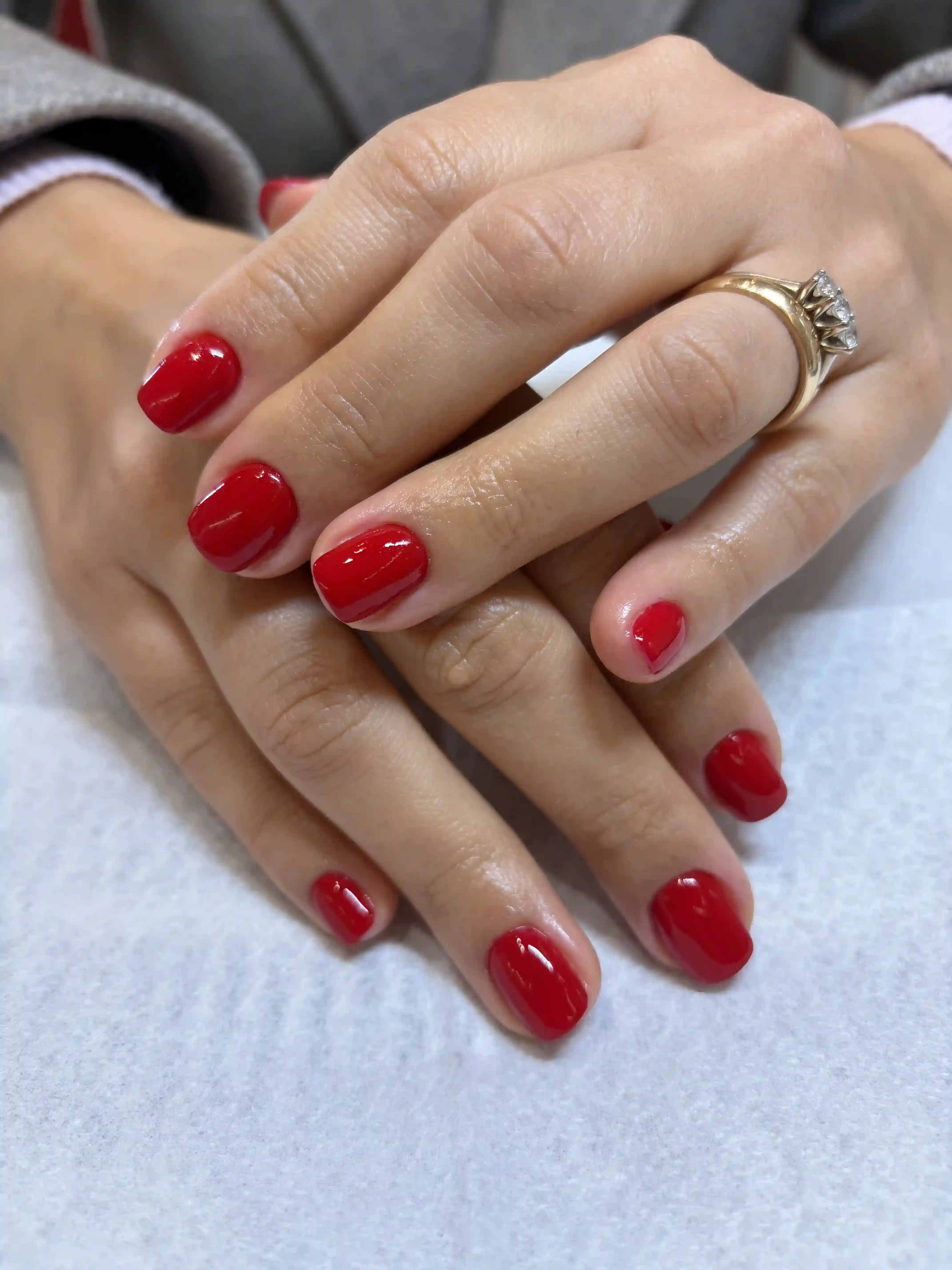 Smalto semipermanente rinforzato eseguita nel centro estetico Enrica Beauty Lab a Firenze