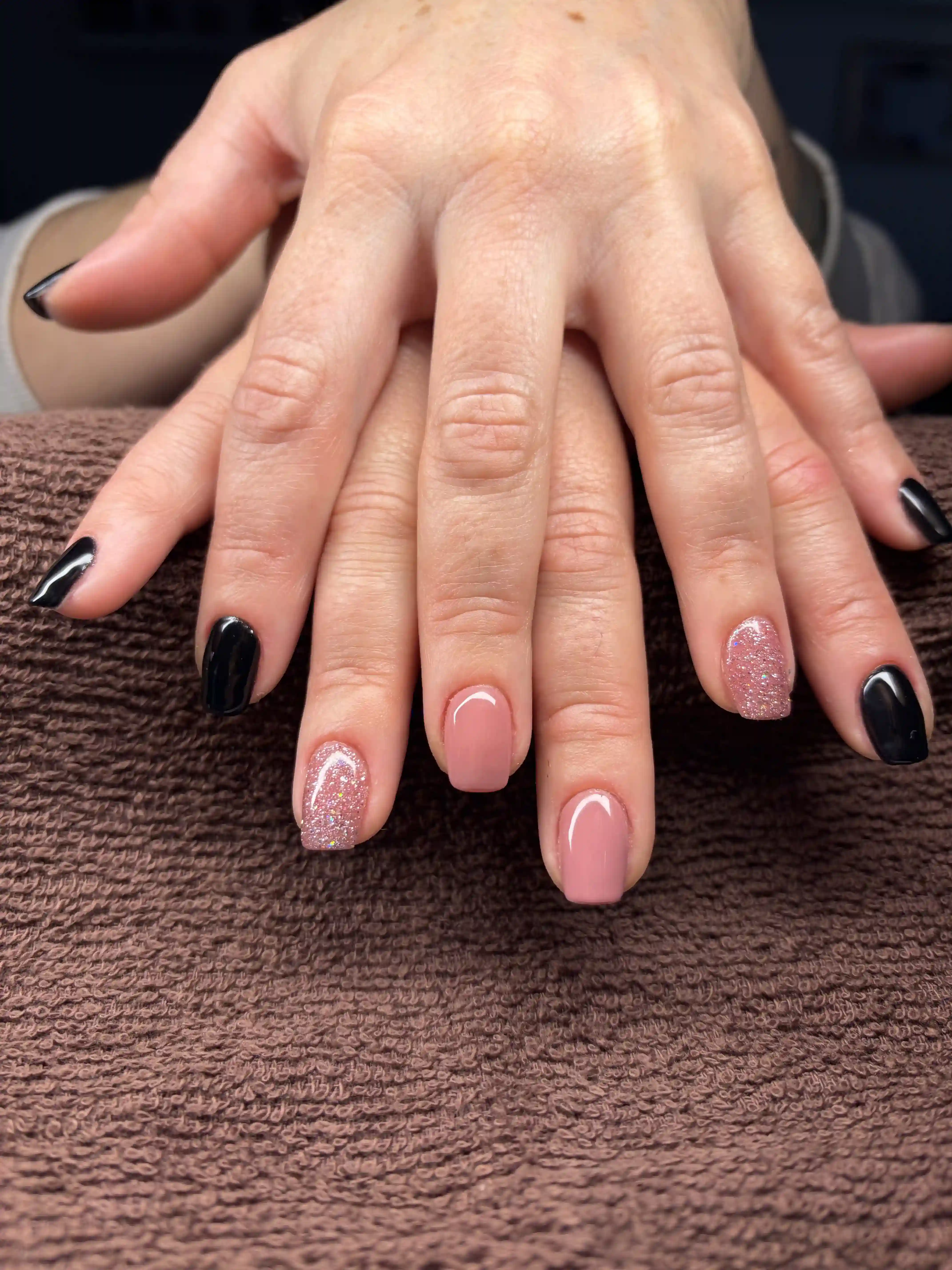 Smalto semipermanente eseguita nel centro estetico Enrica Beauty Lab a Firenze
